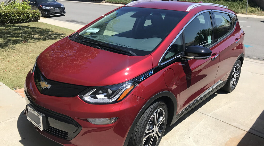 استدعاء عدد من سيارات Chevrolet Bolt الكهربائية بسبب خطر اندلاع حريق