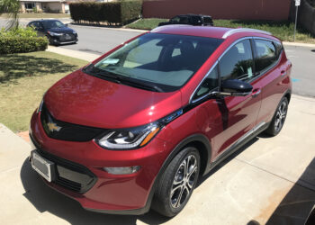 استدعاء عدد من سيارات Chevrolet Bolt الكهربائية بسبب خطر اندلاع حريق