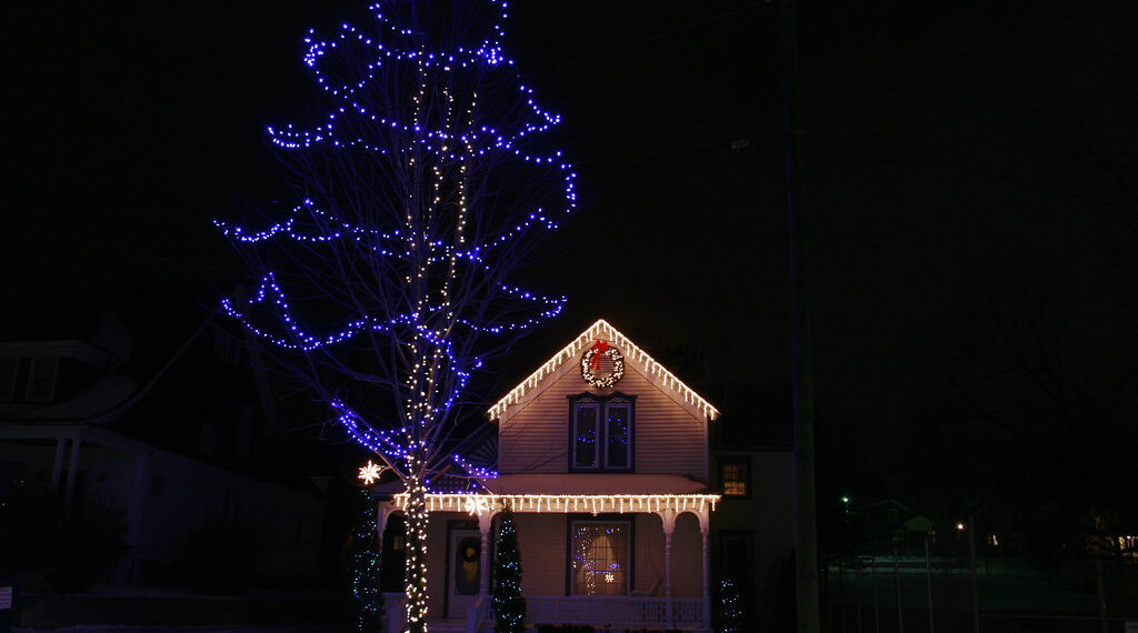 استشكف فعالية “MI Bright Lights” الساحرة خلال موسم الأعياد