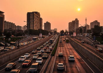 توقعات بوصول 3.8 مليون شخص من سكان ميشيغان لقضاء موسم الأعياد