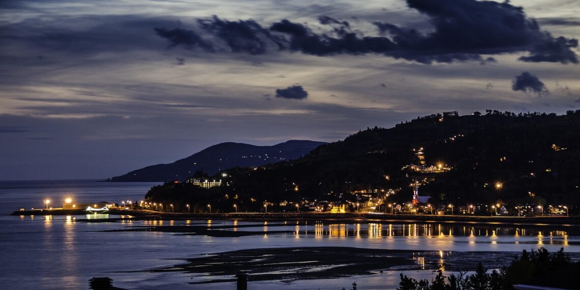 أفضل 15 مدينة بحيرة في أمريكا: تجربة مميزة تجمع بين جمال الطبيعة والأنشطة الترفيهية