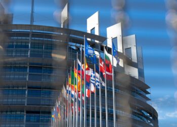 دول أوروبية تسمح للأمريكيين بالبقاء فيها لمدة عام كامل دون حاجة إلى تأشيرة